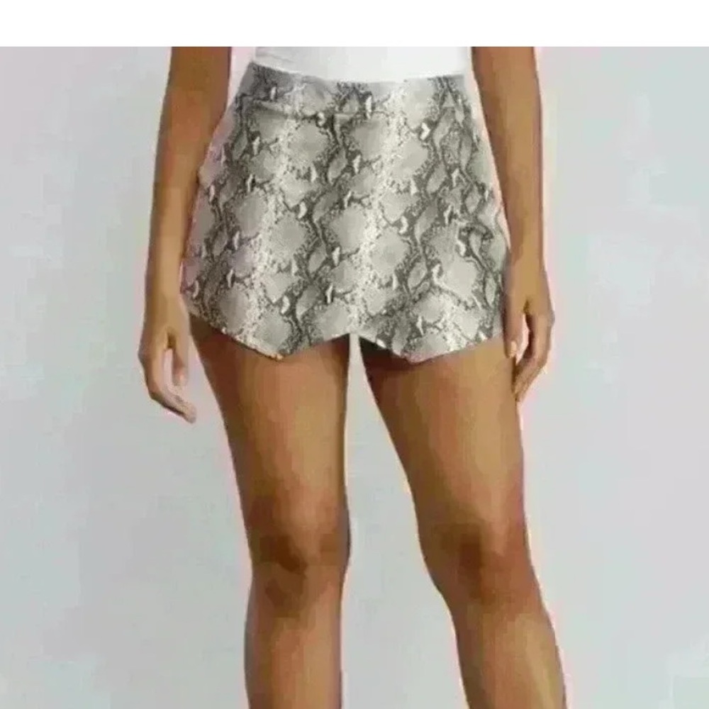 Cloud Ten Faux Leather Python Snake Print Wrap Skort Women’s size Large - Picture 2 of 14